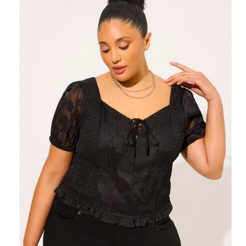 NEW Torrid Floral Smocked Crop Top Size 3X